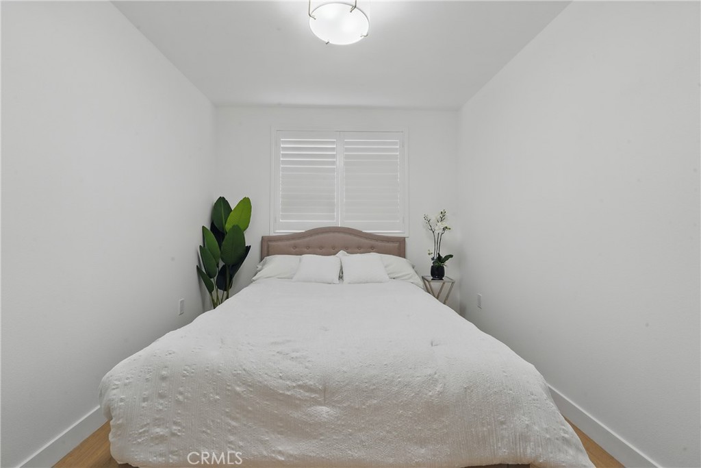 https://media.crmls.org/medias/8103d4b7-7aaa-45cc-80d2-089651aae6a6.jpg?preset=X-Large