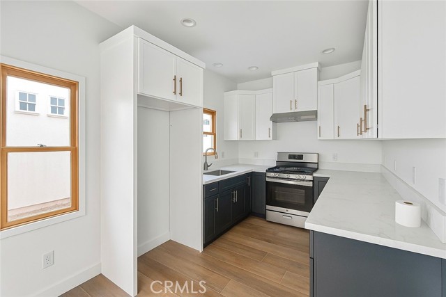 Detail Gallery Image 11 of 19 For 1350 E 8th, Long Beach,  CA 90813 - 2 Beds | 1 Baths