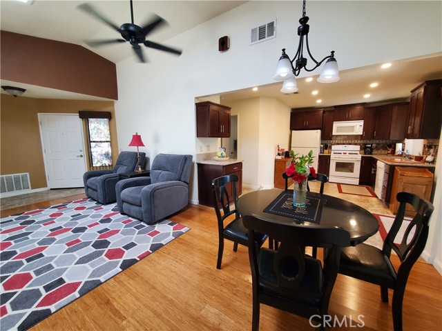 Detail Gallery Image 7 of 32 For 26592 Calle Gregorio, Menifee,  CA 92585 - 2 Beds | 2 Baths