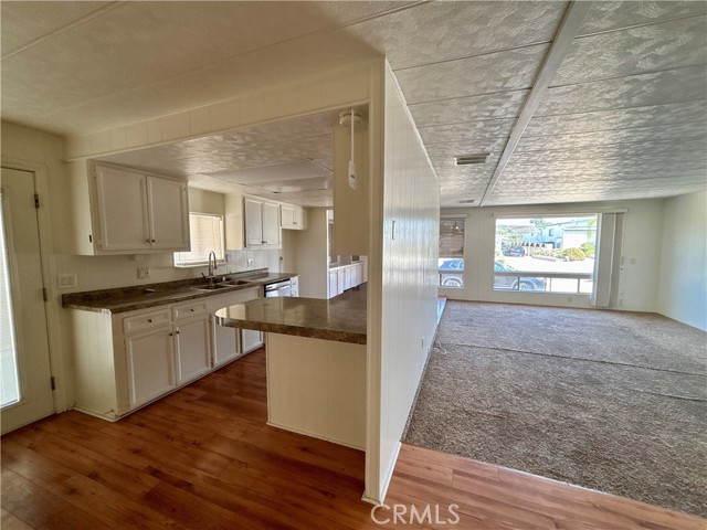 22895 Skylink Drive, Canyon Lake CA: https://media.crmls.org/medias/81055769-07ec-4170-bae4-63685d9c4d81.jpg