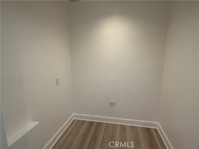 Detail Gallery Image 14 of 22 For 7101 Fallbrook Ave, West Hills,  CA 91307 - 4 Beds | 3 Baths