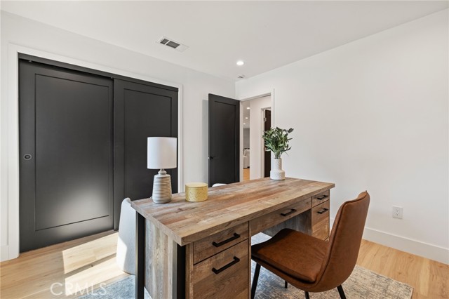 8840 Valjean Avenue, North Hills CA: https://media.crmls.org/medias/81060ef6-367b-4c19-bd74-d2bbdb64a775.jpg