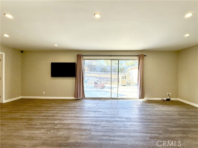 Detail Gallery Image 7 of 18 For 640 Calle Clavel, Thousand Oaks,  CA 91360 - 3 Beds | 3 Baths