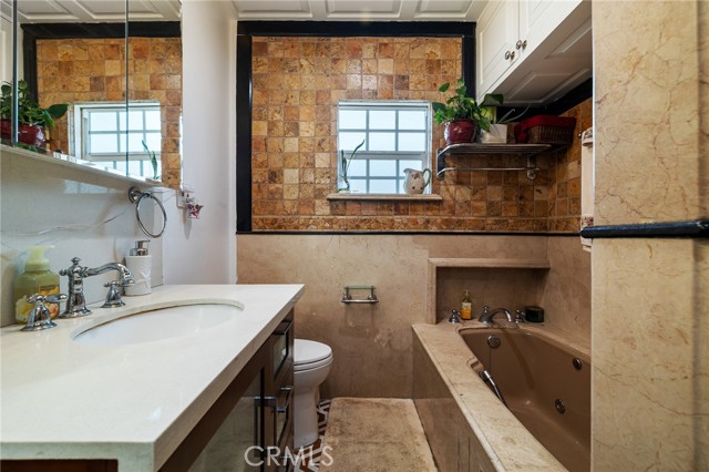 1729 W 51st Place, Los Angeles CA: https://media.crmls.org/medias/8106a5b9-d5ab-4b23-ab52-a74e6be7d6d5.jpg