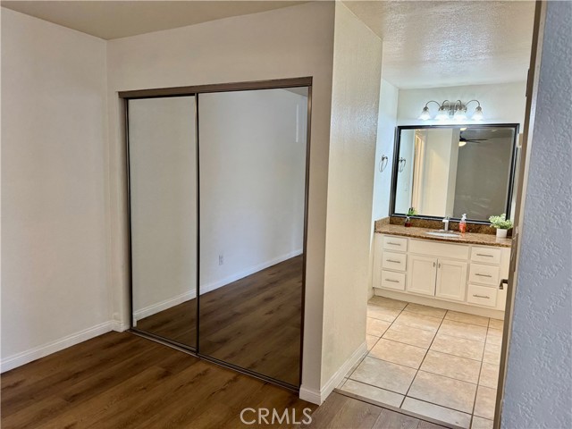 Detail Gallery Image 14 of 21 For 1345 Cabrillo Park Dr. #J16,  Santa Ana,  CA 92701 - 1 Beds | 1 Baths