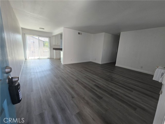Detail Gallery Image 3 of 10 For 2650 E Park #E,  Anaheim,  CA 92806 - 2 Beds | 1 Baths