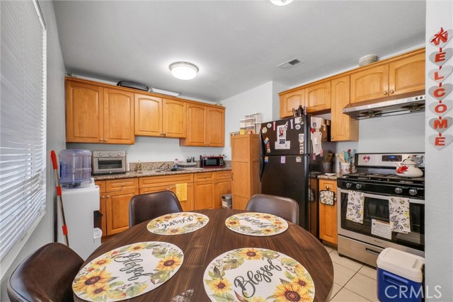 Detail Gallery Image 11 of 22 For 1073 N Vista Ave, Rialto,  CA 92376 - – Beds | – Baths