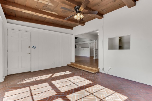 Detail Gallery Image 12 of 37 For 15930 Tuba St, North Hills,  CA 91343 - 3 Beds | 2 Baths