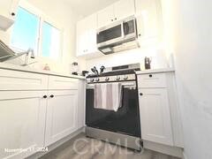 1526 E 1st Street, Los Angeles CA: https://media.crmls.org/medias/810b0c32-93ad-41cc-a6b5-730ab7d7e80e.jpg