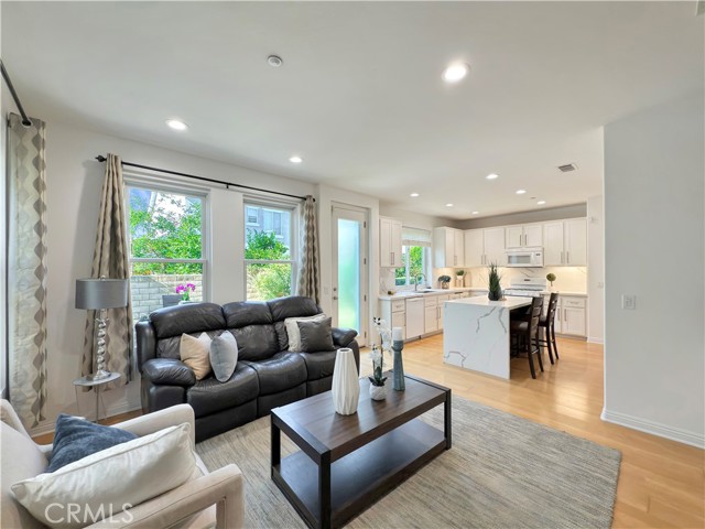 7 Bayview Drive, Buena Park CA: https://media.crmls.org/medias/810b3cfb-6708-43e0-9e2b-5338f150ce5d.jpg