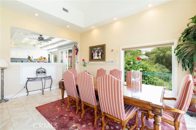 1802 Prince Albert Drive, Riverside CA: https://media.crmls.org/medias/810b4e51-12d2-4fa1-ad68-36be968d1012.jpg