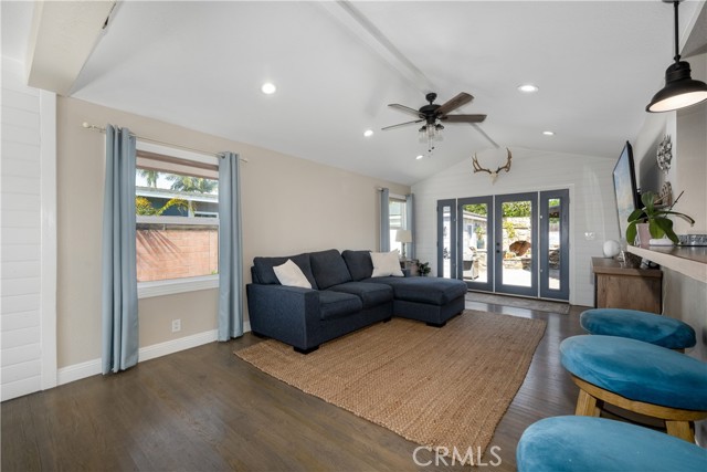 Detail Gallery Image 9 of 72 For 2731 N Rutgers Ave, Long Beach,  CA 90815 - 3 Beds | 2 Baths