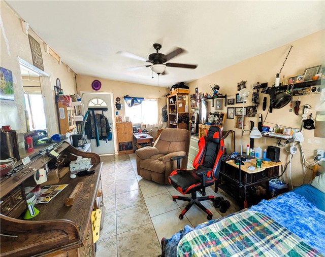 14136 Osage Road, Apple Valley CA: https://media.crmls.org/medias/810b669c-e94e-4b9a-8d40-4928c1596cdd.jpg