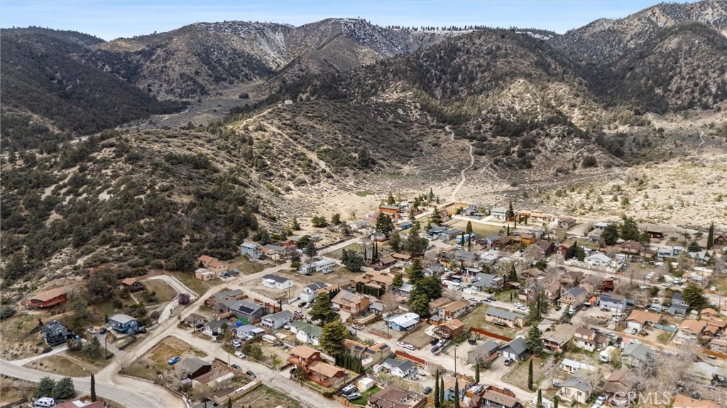 https://media.crmls.org/medias/810bc205-5ae2-41f5-b40a-26724c1b5cb5.jpg?preset=X-Large