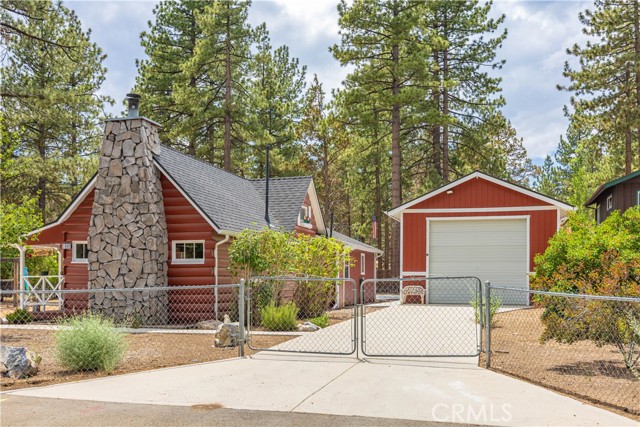 Detail Gallery Image 33 of 41 For 1009 Myrtle Ave, Big Bear City,  CA 92314 - 3 Beds | 3 Baths