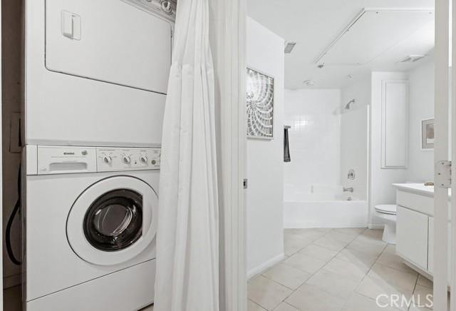 Image 24 of 75 For 13075 Pacific Promenade  115