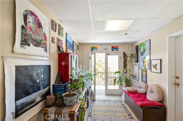 101 Dudley Ave, Venice CA: https://media.crmls.org/medias/810cd85e-8310-47ae-b42c-2136ddaece3e.jpg