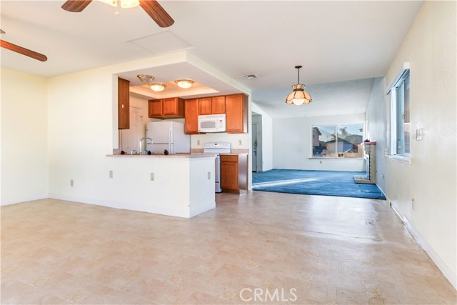 Detail Gallery Image 11 of 25 For 14170 Perham Ct, Moreno Valley,  CA 92553 - 3 Beds | 2 Baths