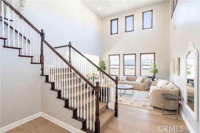 Detail Gallery Image 5 of 39 For 5474 Sunlight, Simi Valley,  CA 93063 - 6 Beds | 4 Baths