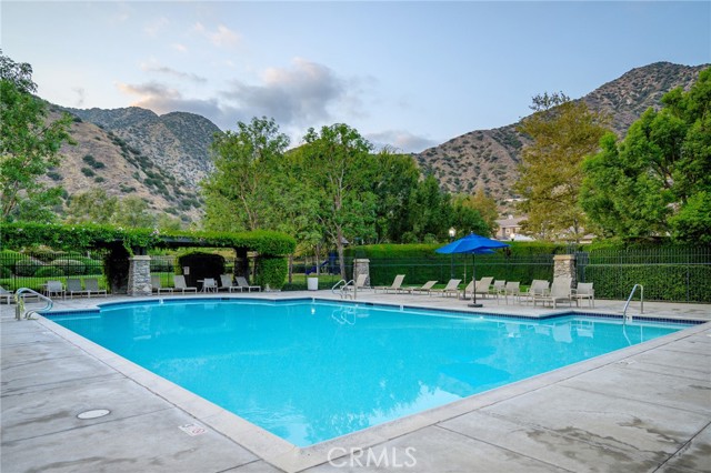 27 Silver Forest Court, Azusa CA: https://media.crmls.org/medias/810ed593-c5d8-4f3c-b7bd-87249760a137.jpg