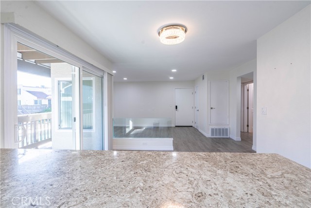 Detail Gallery Image 4 of 19 For 1023 S Citron St, Anaheim,  CA 92805 - 2 Beds | 2 Baths