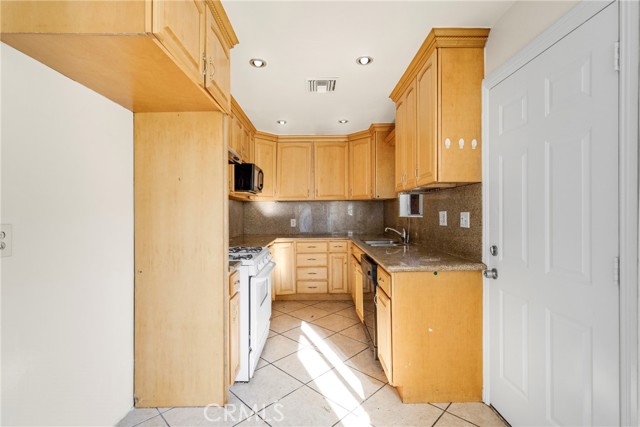 7955 White Oak photo 7