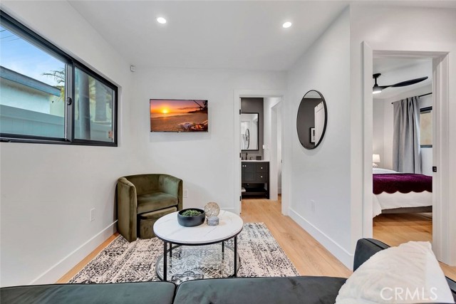 Detail Gallery Image 6 of 17 For 3519 E Colorado St, Long Beach,  CA 90814 - – Beds | – Baths