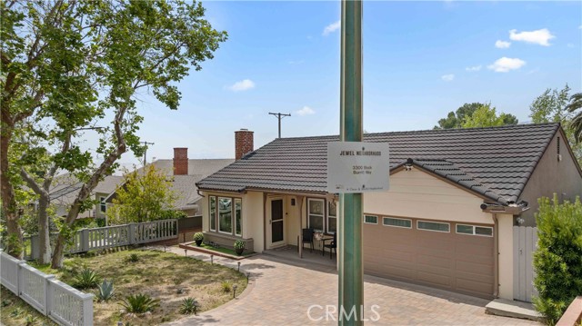 3348 Burritt Way, La Crescenta CA: https://media.crmls.org/medias/81107544-ef7c-4f76-95fd-b1df8c8bf1af.jpg