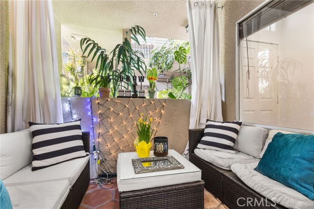 Detail Gallery Image 20 of 66 For 10626 Valley Spring #103,  Toluca Lake,  CA 91602 - 2 Beds | 2 Baths