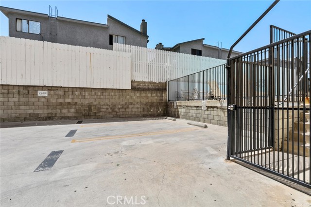 8801 Cedros Avenue, Panorama City CA: https://media.crmls.org/medias/8110d284-8798-4feb-8417-6dd70d20404f.jpg