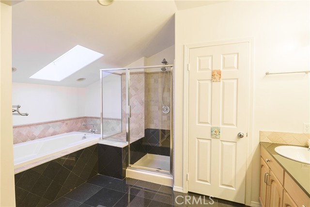 Detail Gallery Image 20 of 23 For 25426 Avenida Escalera, Valencia,  CA 91355 - 5 Beds | 3 Baths