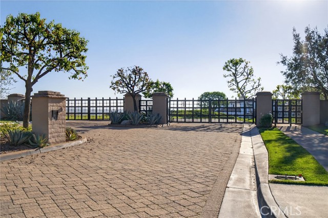 Detail Gallery Image 3 of 12 For 7478 via Montecito, Riverside,  CA 92506 - – Beds | – Baths