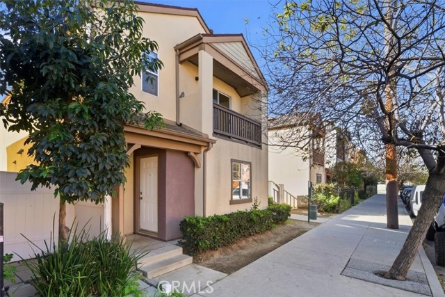 Detail Gallery Image 2 of 33 For 15150 Rayen St, North Hills,  CA 91343 - 3 Beds | 3 Baths