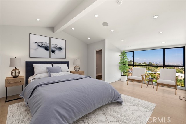 Detail Gallery Image 24 of 35 For 9336 Lloydcrest Dr, Beverly Hills,  CA 90210 - 3 Beds | 2 Baths
