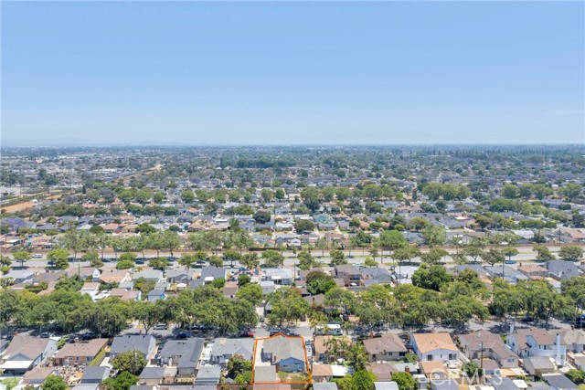 Image 47 of 66 For 6103 Pimenta Avenue