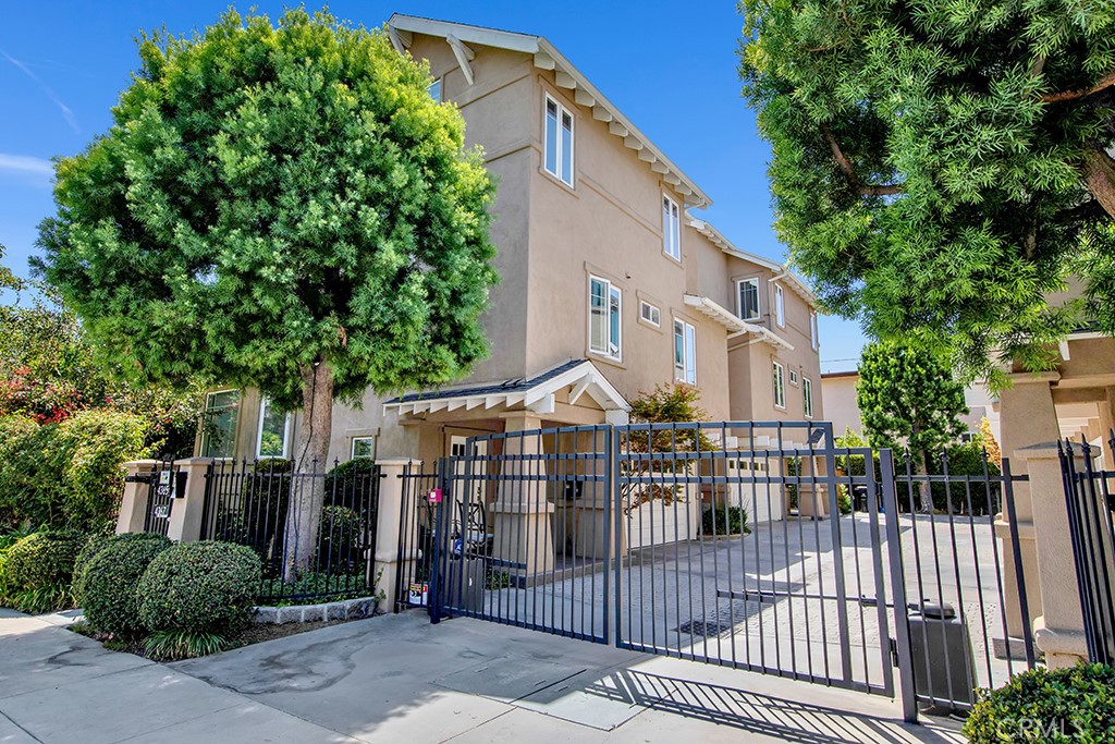 4367 Troost Avenue, Studio City, CA 91604