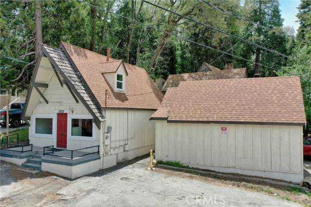 29135 Hook Creek Road, Cedar Glen CA: https://media.crmls.org/medias/8111d4c0-8e27-40b0-a91d-ef0cf0da6239.jpg
