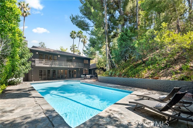 Detail Gallery Image 28 of 35 For 20225 Allentown Dr, Woodland Hills,  CA 91364 - 5 Beds | 4/2 Baths