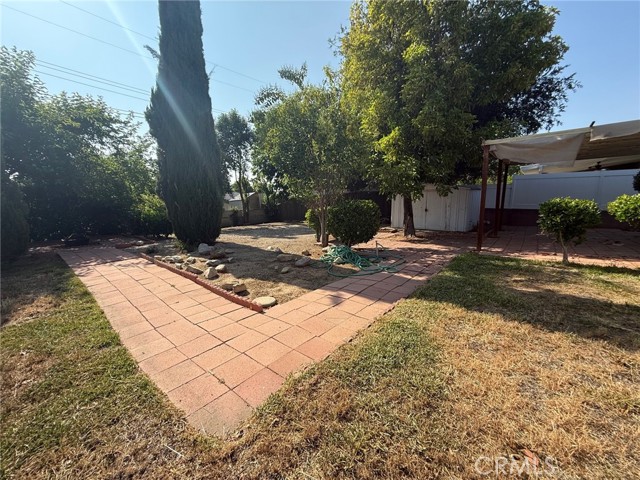 12981 Leith Way, Yucaipa CA: https://media.crmls.org/medias/81127872-e078-48d1-a1e2-283e91749a27.jpg