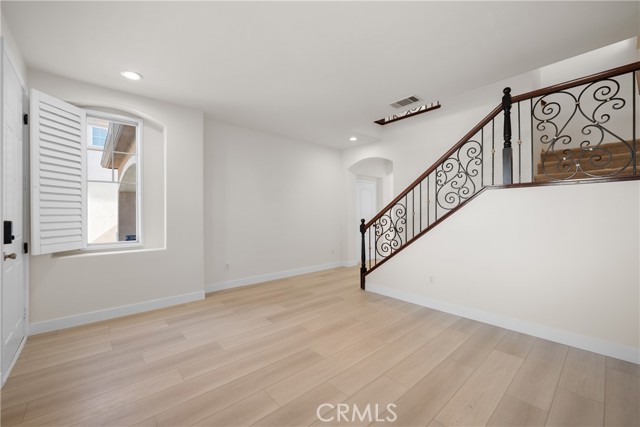 Detail Gallery Image 5 of 42 For 28907 Mirada Circulo, Valencia,  CA 91354 - 3 Beds | 3 Baths