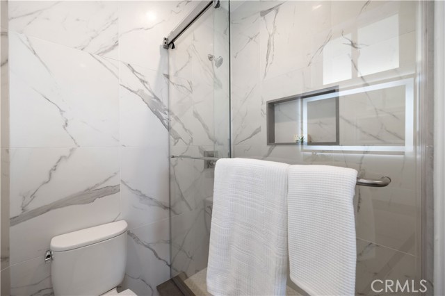 Detail Gallery Image 17 of 43 For 2018 Grant Ave a,  Redondo Beach,  CA 90278 - 4 Beds | 5 Baths