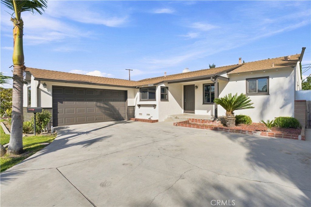 MLS #OC26156592 image #1
