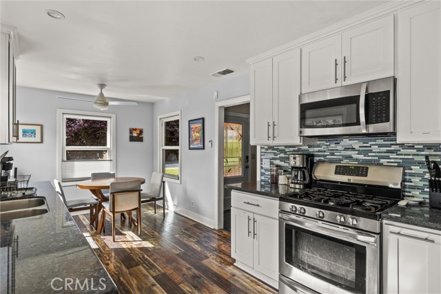 Detail Gallery Image 21 of 53 For 225 W 12th St, Chico,  CA 95928 - 3 Beds | 3 Baths
