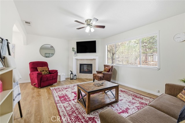 Detail Gallery Image 5 of 25 For 1068 Sierra Ave, Big Bear City,  CA 92314 - 2 Beds | 1 Baths