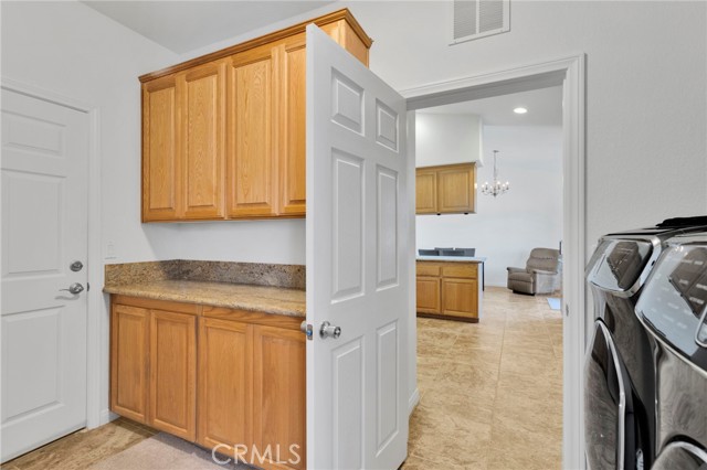 Detail Gallery Image 15 of 34 For 8720 Greasewood Ln, Victorville,  CA 92392 - 4 Beds | 2 Baths