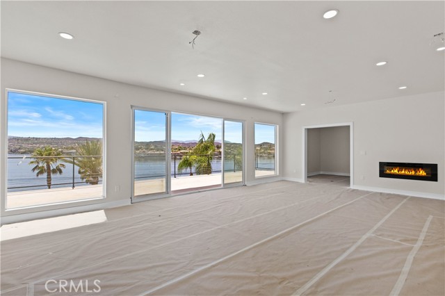 22262 San Joaquin W Drive, Canyon Lake CA: https://media.crmls.org/medias/811569b6-b1df-4cab-b958-6586f03e096d.jpg