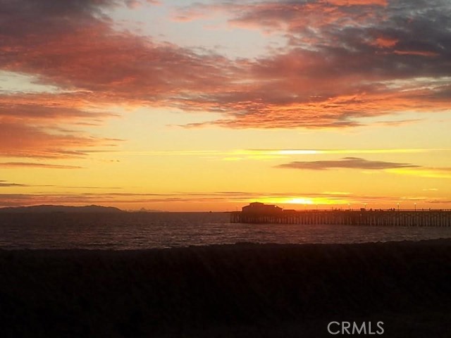 1207 Seal Way, Seal Beach CA: https://media.crmls.org/medias/81166033-d371-4eed-a16d-d02341515c11.jpg