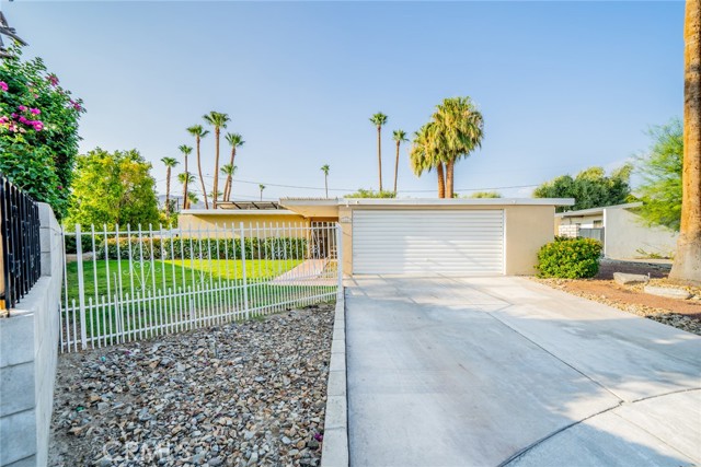 Detail Gallery Image 1 of 60 For 74467 Chicory St, Palm Desert,  CA 92260 - 2 Beds | 2 Baths