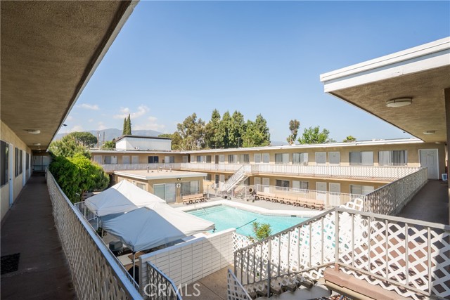 475 E Foothill Boulevard, Pomona CA: https://media.crmls.org/medias/81168884-b246-4d3d-a84b-a08642f509de.jpg