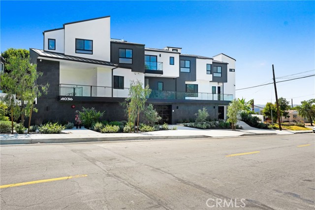 4036 Rosemont Avenue, Montrose CA: https://media.crmls.org/medias/81170ea0-4726-4032-a9d8-7da434aaf776.jpg